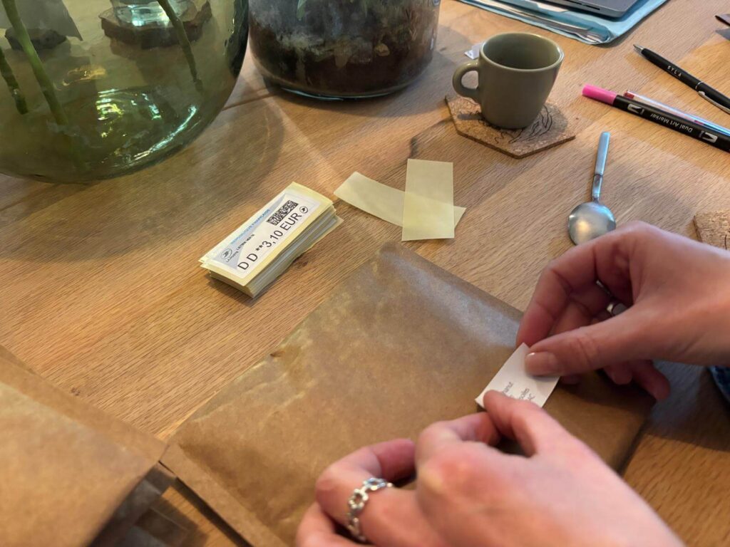 Etiquetage à la main